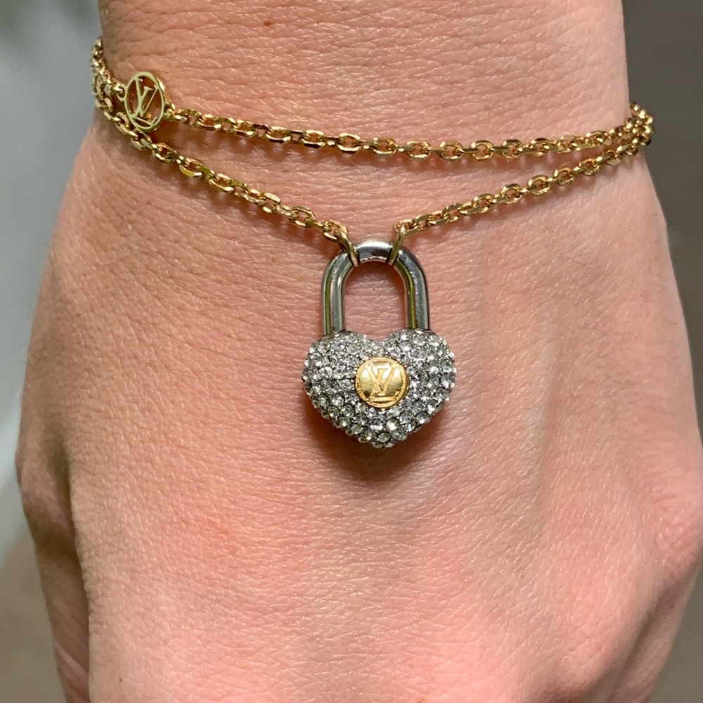 LOUIS VUITTON heart strass supple bracelet (CHARM)